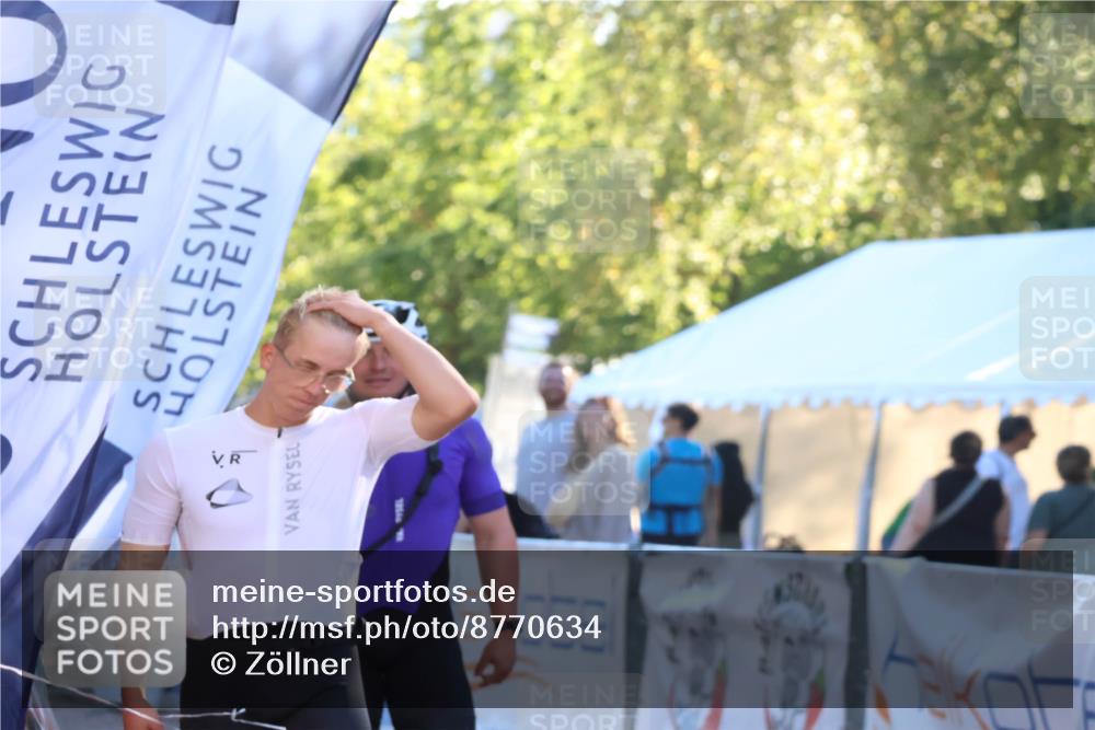 07.09.2025 - 19. Norderstedt Triathlon Zöllner http://msf.ph/oto/8770634 07.09.2025 16:43:14 Ziel 1049, 1544 meine-sportfotos.de