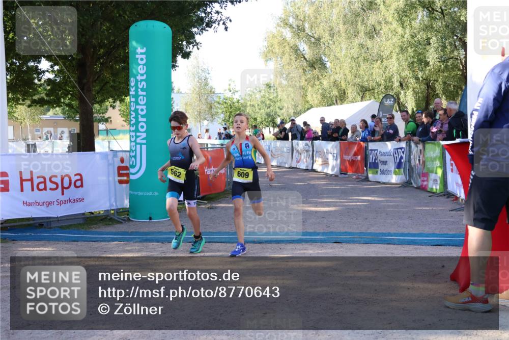 07.09.2025 - 19. Norderstedt Triathlon Zöllner http://msf.ph/oto/8770643 07.09.2025 09:47:15 Ziel 562, 609 meine-sportfotos.de