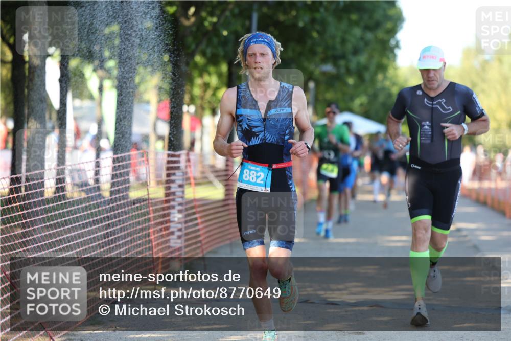 07.09.2025 - 19. Norderstedt Triathlon Michael Strokosch http://msf.ph/oto/8770649 07.09.2025 16:27:56 Laufen 406, 882, 1057, 1604 meine-sportfotos.de