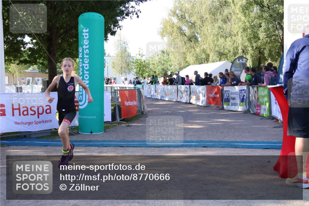 07.09.2025 - 19. Norderstedt Triathlon Zöllner http://msf.ph/oto/8770666 07.09.2025 09:47:36 Ziel 586 meine-sportfotos.de