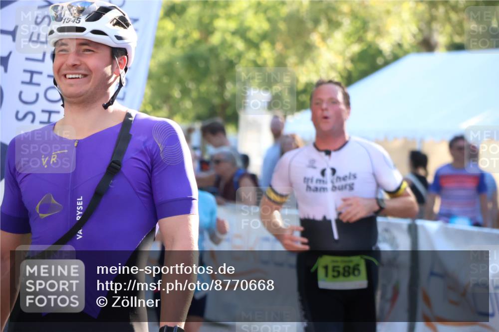 07.09.2025 - 19. Norderstedt Triathlon Zöllner http://msf.ph/oto/8770668 07.09.2025 16:43:21 Ziel 430, 1545, 1546, 1586 meine-sportfotos.de
