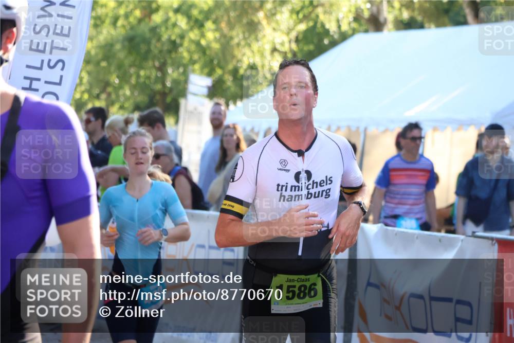 07.09.2025 - 19. Norderstedt Triathlon Zöllner http://msf.ph/oto/8770670 07.09.2025 16:43:21 Ziel 430, 1545, 1546, 1586 meine-sportfotos.de
