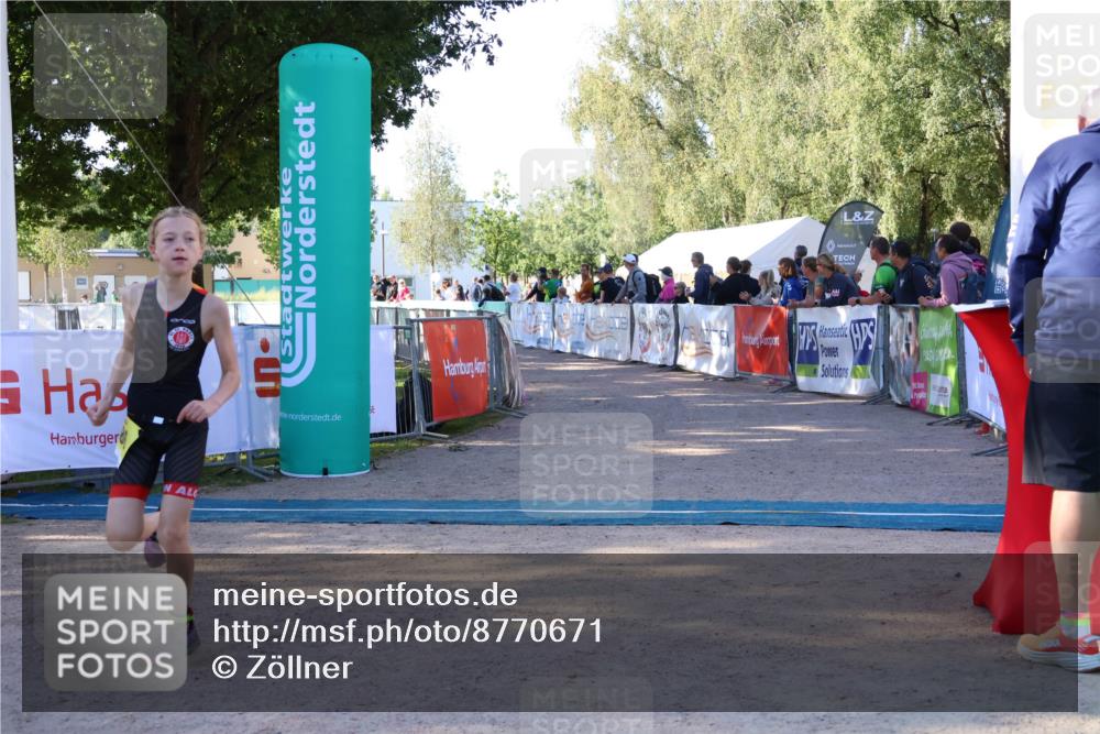 07.09.2025 - 19. Norderstedt Triathlon Zöllner http://msf.ph/oto/8770671 07.09.2025 09:47:36 Ziel 586 meine-sportfotos.de