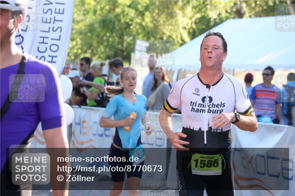 07.09.2025 - 19. Norderstedt Triathlon Zöllner http://msf.ph/oto/8770673 07.09.2025 16:43:21 Ziel 430, 1545, 1546, 1586 meine-sportfotos.de