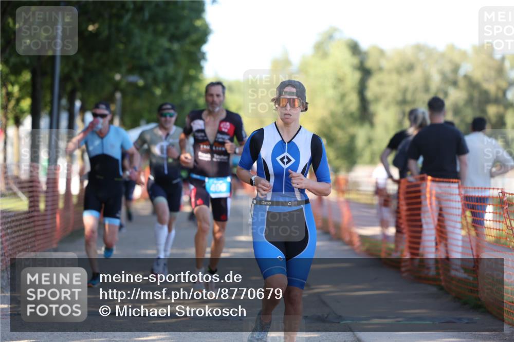 07.09.2025 - 19. Norderstedt Triathlon Michael Strokosch http://msf.ph/oto/8770679 07.09.2025 16:28:03 Laufen 406, 487, 515, 883, 1057, 1105, 1422, 1560, 1575 meine-sportfotos.de