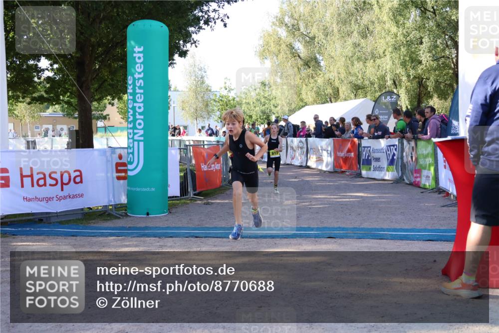07.09.2025 - 19. Norderstedt Triathlon Zöllner http://msf.ph/oto/8770688 07.09.2025 09:47:49 Ziel 563, 601, 613 meine-sportfotos.de