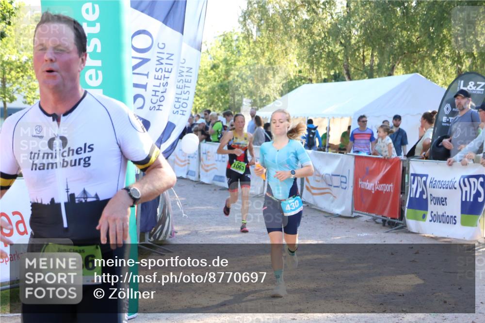 07.09.2025 - 19. Norderstedt Triathlon Zöllner http://msf.ph/oto/8770697 07.09.2025 16:43:24 Ziel 430, 1063, 1422, 1545, 1546, 1586 meine-sportfotos.de