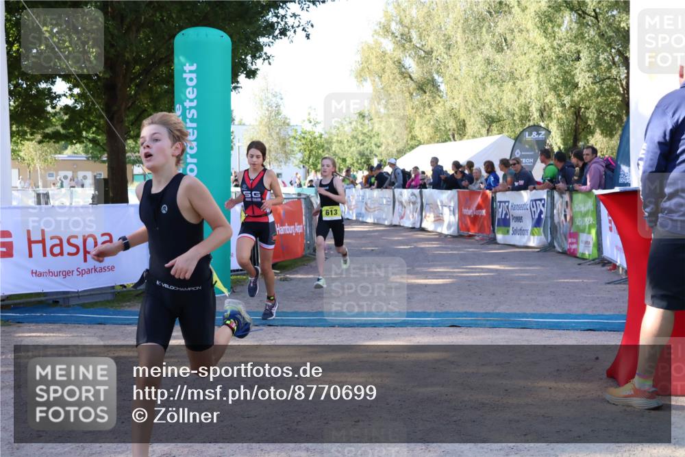 07.09.2025 - 19. Norderstedt Triathlon Zöllner http://msf.ph/oto/8770699 07.09.2025 09:47:50 Ziel 563, 601, 613 meine-sportfotos.de