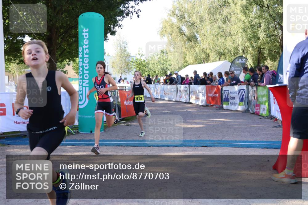 07.09.2025 - 19. Norderstedt Triathlon Zöllner http://msf.ph/oto/8770703 07.09.2025 09:47:50 Ziel 563, 601, 613 meine-sportfotos.de