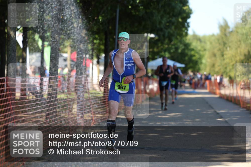 07.09.2025 - 19. Norderstedt Triathlon Michael Strokosch http://msf.ph/oto/8770709 07.09.2025 15:31:23 Laufen 400, 417, 967 meine-sportfotos.de