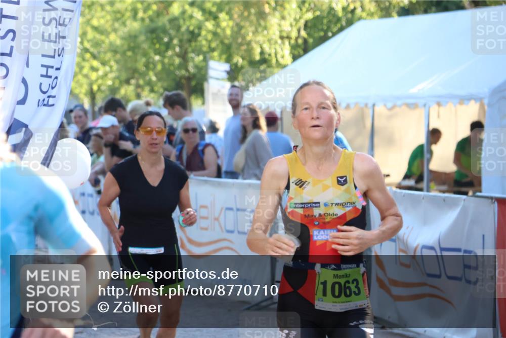 07.09.2025 - 19. Norderstedt Triathlon Zöllner http://msf.ph/oto/8770710 07.09.2025 16:43:26 Ziel 430, 1063, 1422, 1545, 1546, 1586, 1606 meine-sportfotos.de