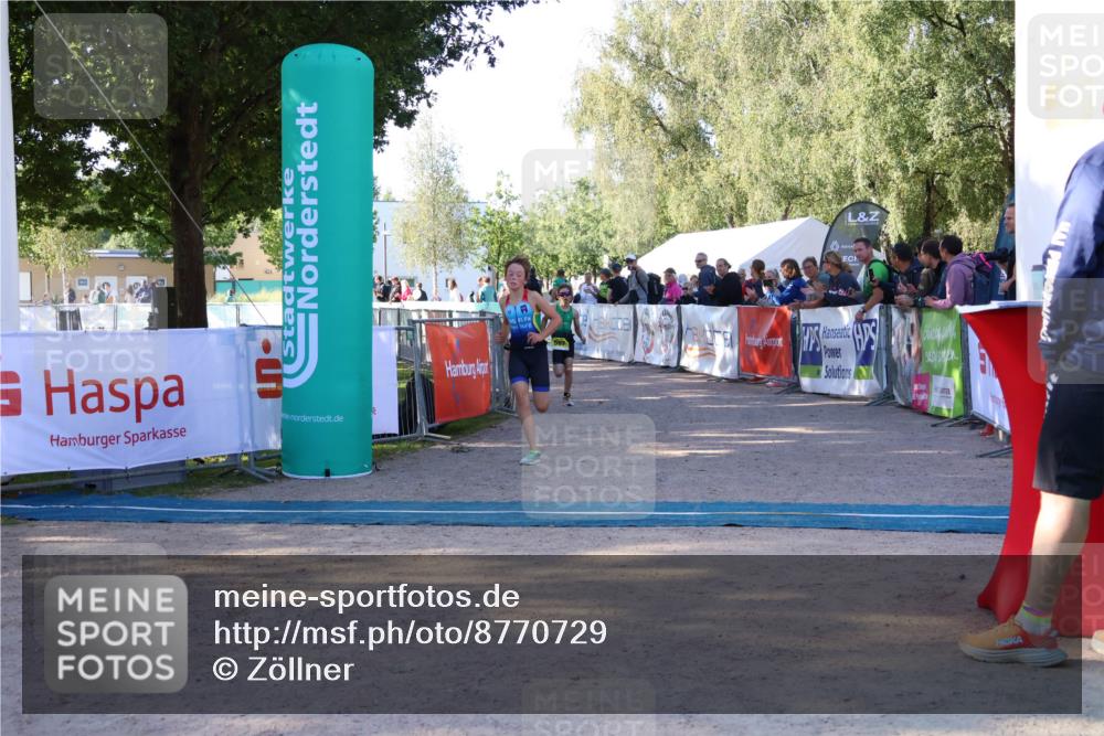 07.09.2025 - 19. Norderstedt Triathlon Zöllner http://msf.ph/oto/8770729 07.09.2025 09:48:01 Ziel 587, 591 meine-sportfotos.de