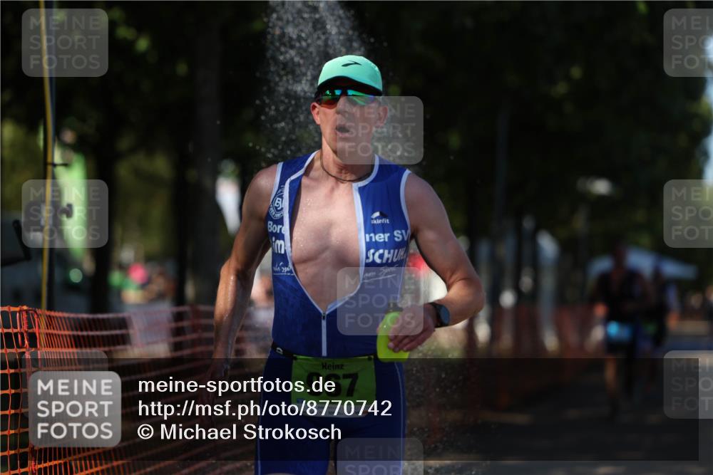07.09.2025 - 19. Norderstedt Triathlon Michael Strokosch http://msf.ph/oto/8770742 07.09.2025 15:31:25 Laufen 400, 967 meine-sportfotos.de