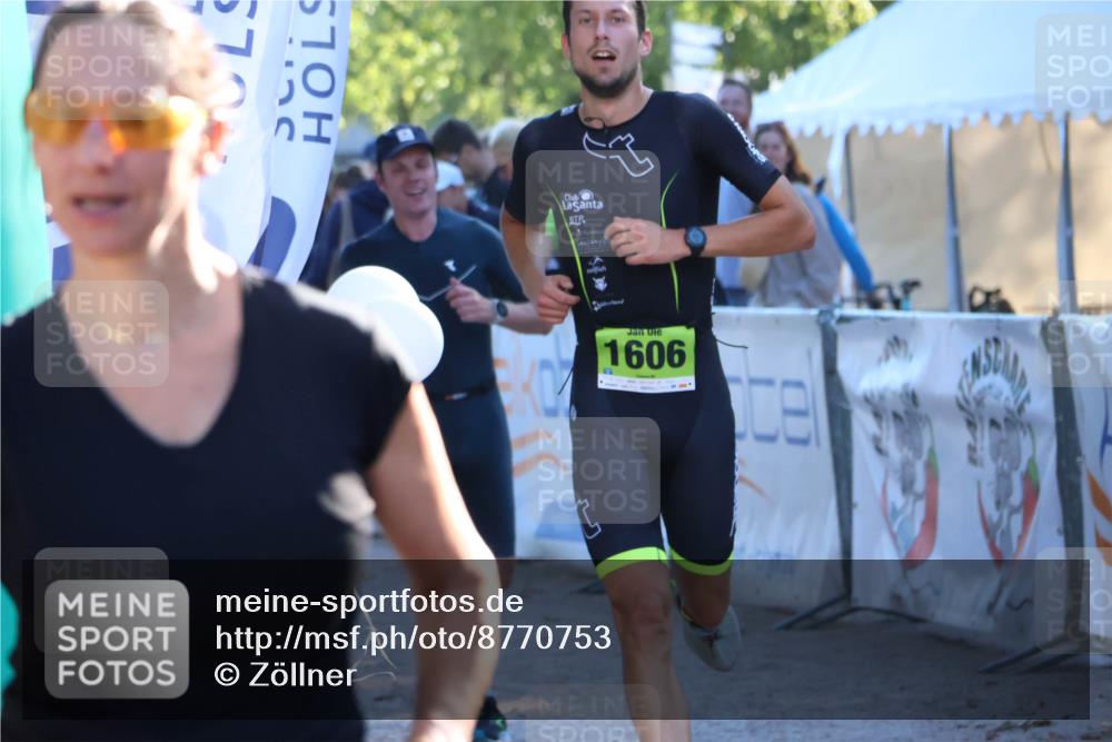07.09.2025 - 19. Norderstedt Triathlon Zöllner http://msf.ph/oto/8770753 07.09.2025 16:43:29 Ziel 430, 1063, 1422, 1549, 1586, 1606 meine-sportfotos.de