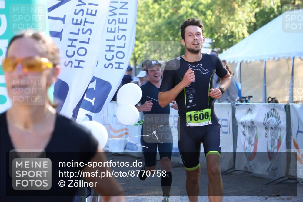 07.09.2025 - 19. Norderstedt Triathlon Zöllner http://msf.ph/oto/8770758 07.09.2025 16:43:29 Ziel 430, 1063, 1422, 1549, 1586, 1606 meine-sportfotos.de