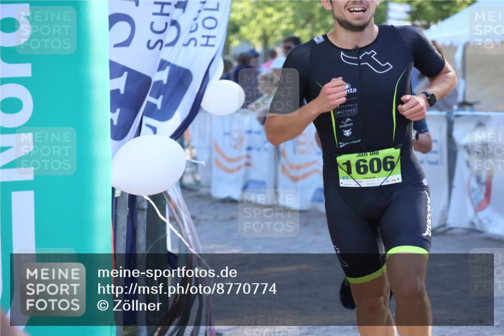07.09.2025 - 19. Norderstedt Triathlon Zöllner http://msf.ph/oto/8770774 07.09.2025 16:43:30 Ziel 430, 1063, 1422, 1549, 1586, 1606 meine-sportfotos.de