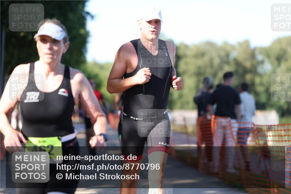 07.09.2025 - 19. Norderstedt Triathlon Michael Strokosch http://msf.ph/oto/8770796 07.09.2025 16:28:21 Laufen 933, 1044, 1405, 1585, 1625 meine-sportfotos.de