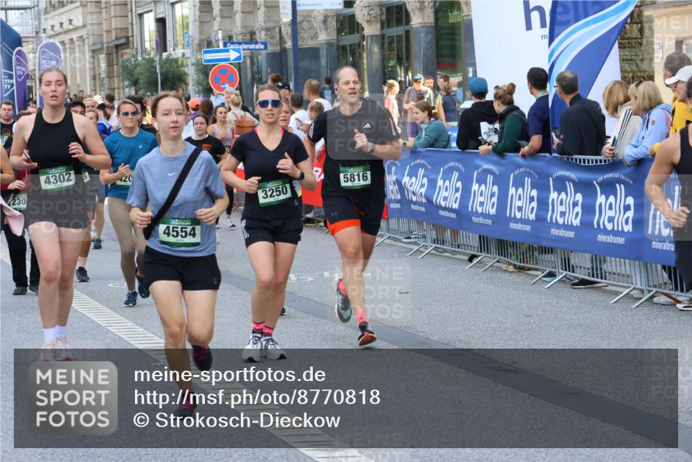 07.09.2025 - BARMER Alsterlauf Strokosch-Dieckow http://msf.ph/oto/8770818 07.09.2025 10:10:16 Ziel 2091, 2116, 2311, 2312, 2422, 2558, 3088, 3472, 3481, 3606, 3687, 3700, 4137, 4261, 4313, 4321, 4373, 4615, 4748, 4796, 4912, 4913, 5009, 5010, 5049, 5072, 5073, 5581, 5703, 5814, 5988, 6038, 6054, 6177, 8078, 8079, 8471 meine-sportfotos.de