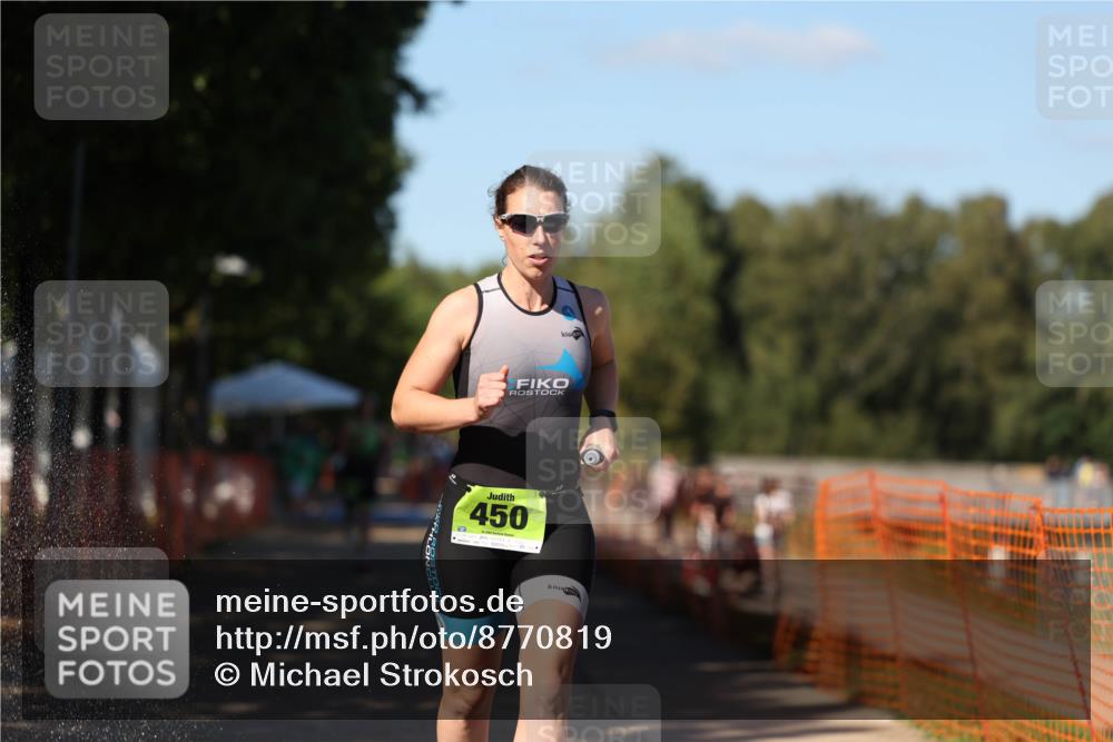 07.09.2025 - 19. Norderstedt Triathlon Michael Strokosch http://msf.ph/oto/8770819 07.09.2025 15:31:47 Laufen 450, 476 meine-sportfotos.de