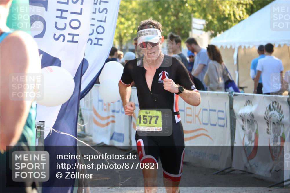 07.09.2025 - 19. Norderstedt Triathlon Zöllner http://msf.ph/oto/8770821 07.09.2025 16:43:37 Ziel 1549, 1577, 1606, 1630 meine-sportfotos.de