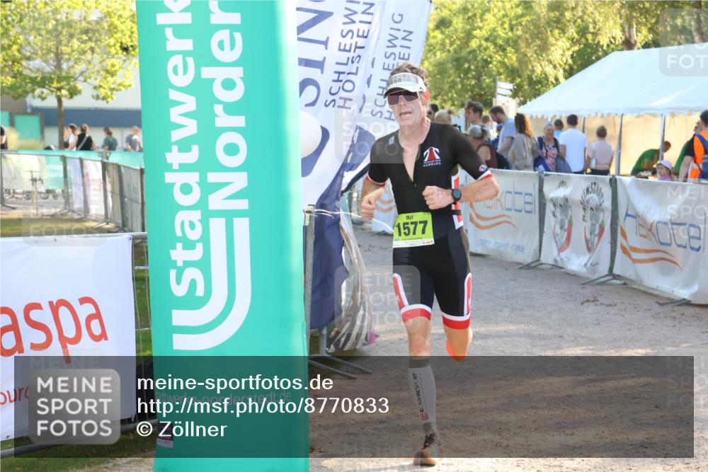 07.09.2025 - 19. Norderstedt Triathlon Zöllner http://msf.ph/oto/8770833 07.09.2025 16:43:38 Ziel 1549, 1577, 1630 meine-sportfotos.de
