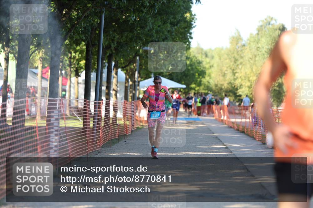 07.09.2025 - 19. Norderstedt Triathlon Michael Strokosch http://msf.ph/oto/8770841 07.09.2025 16:28:27 Laufen 897, 933, 1585 meine-sportfotos.de