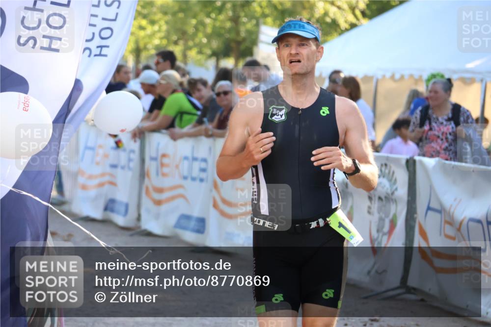 07.09.2025 - 19. Norderstedt Triathlon Zöllner http://msf.ph/oto/8770869 07.09.2025 16:43:47 Ziel 1097, 1486, 1555 meine-sportfotos.de