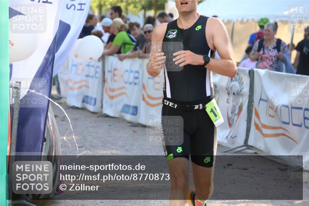 07.09.2025 - 19. Norderstedt Triathlon Zöllner http://msf.ph/oto/8770873 07.09.2025 16:43:48 Ziel 1097, 1486, 1555 meine-sportfotos.de