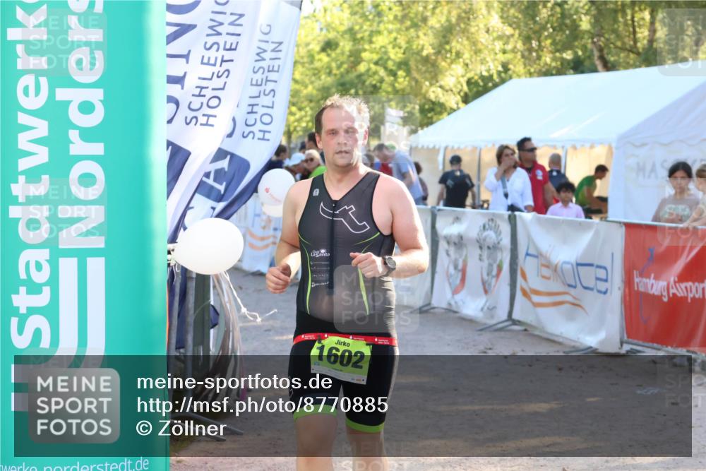 07.09.2025 - 19. Norderstedt Triathlon Zöllner http://msf.ph/oto/8770885 07.09.2025 16:43:54 Ziel 1555, 1602 meine-sportfotos.de