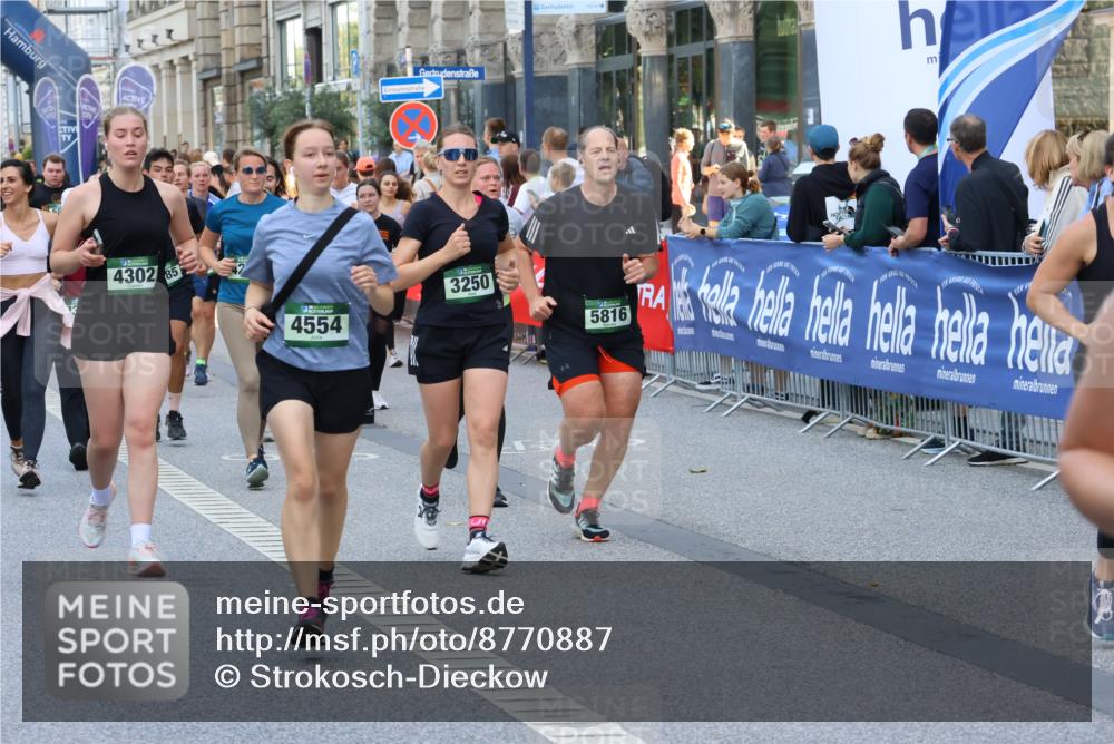 07.09.2025 - BARMER Alsterlauf Strokosch-Dieckow http://msf.ph/oto/8770887 07.09.2025 10:10:16 Ziel 2091, 2116, 2311, 2312, 2422, 2558, 3088, 3472, 3481, 3606, 3687, 3700, 4137, 4261, 4313, 4321, 4373, 4615, 4748, 4796, 4912, 4913, 5009, 5010, 5049, 5072, 5073, 5581, 5703, 5814, 5988, 6038, 6054, 6177, 8078, 8079, 8471 meine-sportfotos.de