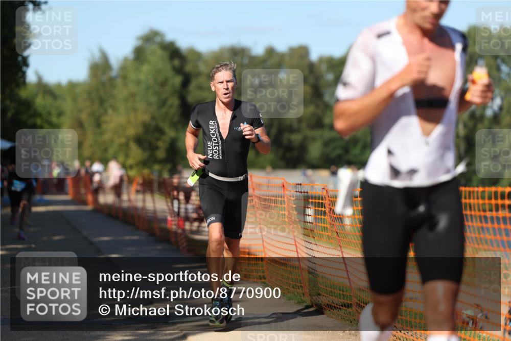 07.09.2025 - 19. Norderstedt Triathlon Michael Strokosch http://msf.ph/oto/8770900 07.09.2025 15:32:09 Laufen 1459, 1501 meine-sportfotos.de