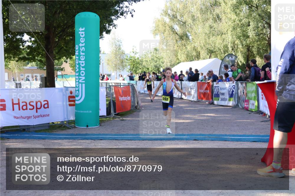07.09.2025 - 19. Norderstedt Triathlon Zöllner http://msf.ph/oto/8770979 07.09.2025 09:48:56 Ziel 592, 629 meine-sportfotos.de