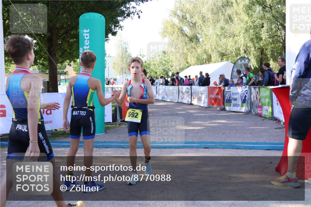 07.09.2025 - 19. Norderstedt Triathlon Zöllner http://msf.ph/oto/8770988 07.09.2025 09:48:58 Ziel 592, 629 meine-sportfotos.de