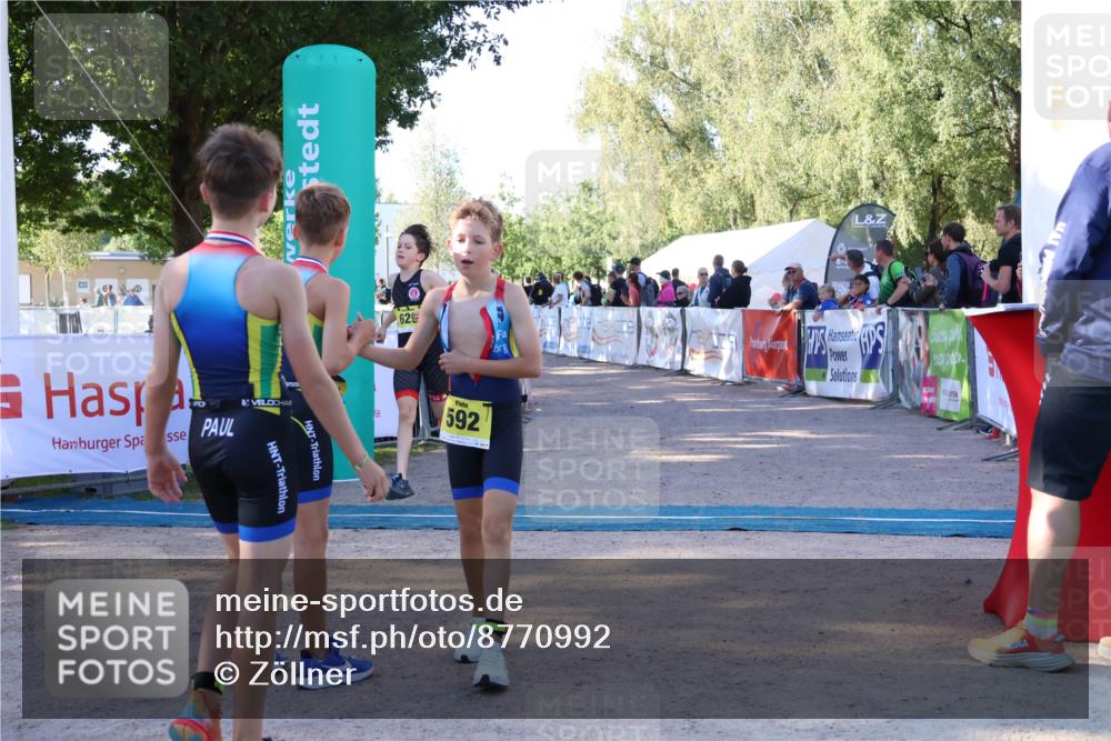 07.09.2025 - 19. Norderstedt Triathlon Zöllner http://msf.ph/oto/8770992 07.09.2025 09:48:59 Ziel 592, 629 meine-sportfotos.de