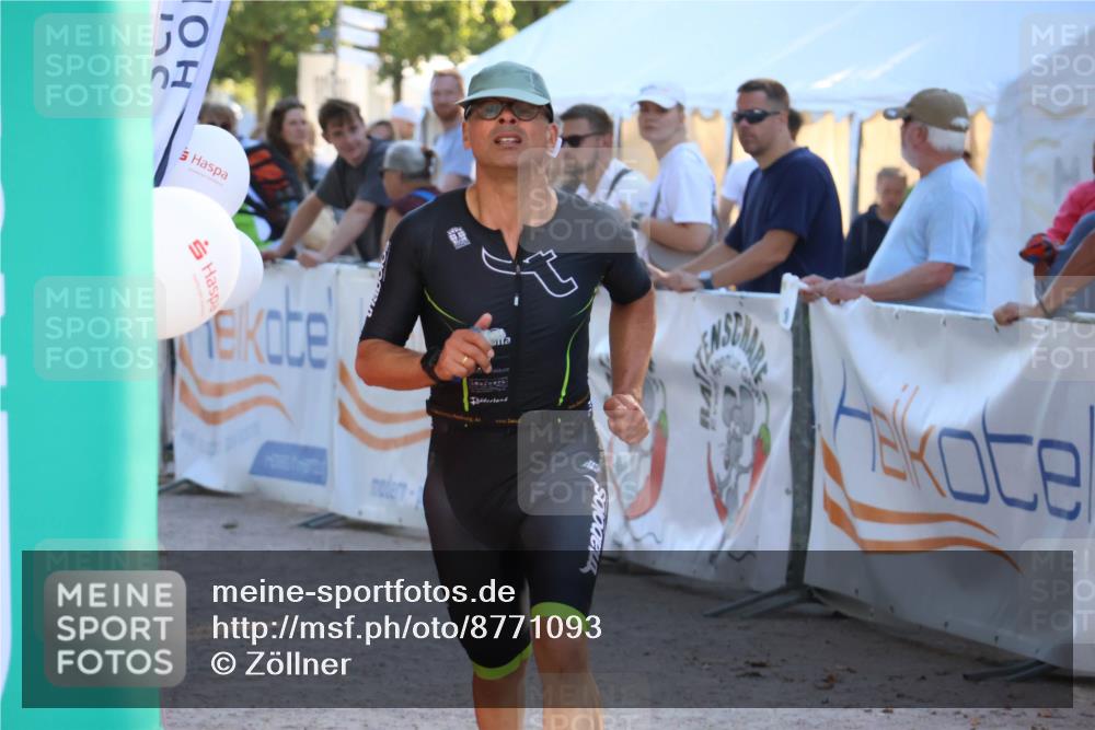 07.09.2025 - 19. Norderstedt Triathlon Zöllner http://msf.ph/oto/8771093 07.09.2025 16:45:09 Ziel 1082, 1609 meine-sportfotos.de