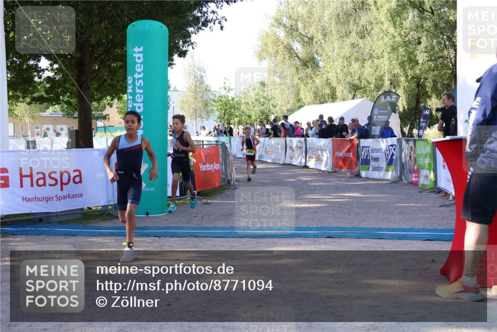 07.09.2025 - 19. Norderstedt Triathlon Zöllner http://msf.ph/oto/8771094 07.09.2025 09:49:26 Ziel 554, 567, 574 meine-sportfotos.de