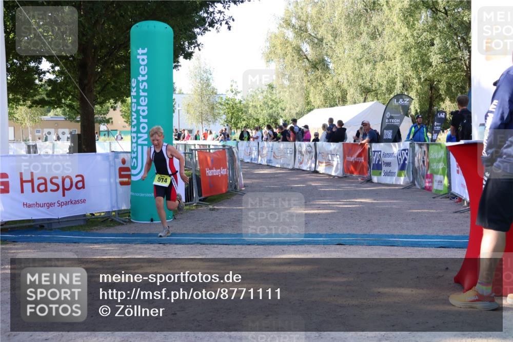 07.09.2025 - 19. Norderstedt Triathlon Zöllner http://msf.ph/oto/8771111 07.09.2025 09:49:29 Ziel 554, 567, 574 meine-sportfotos.de