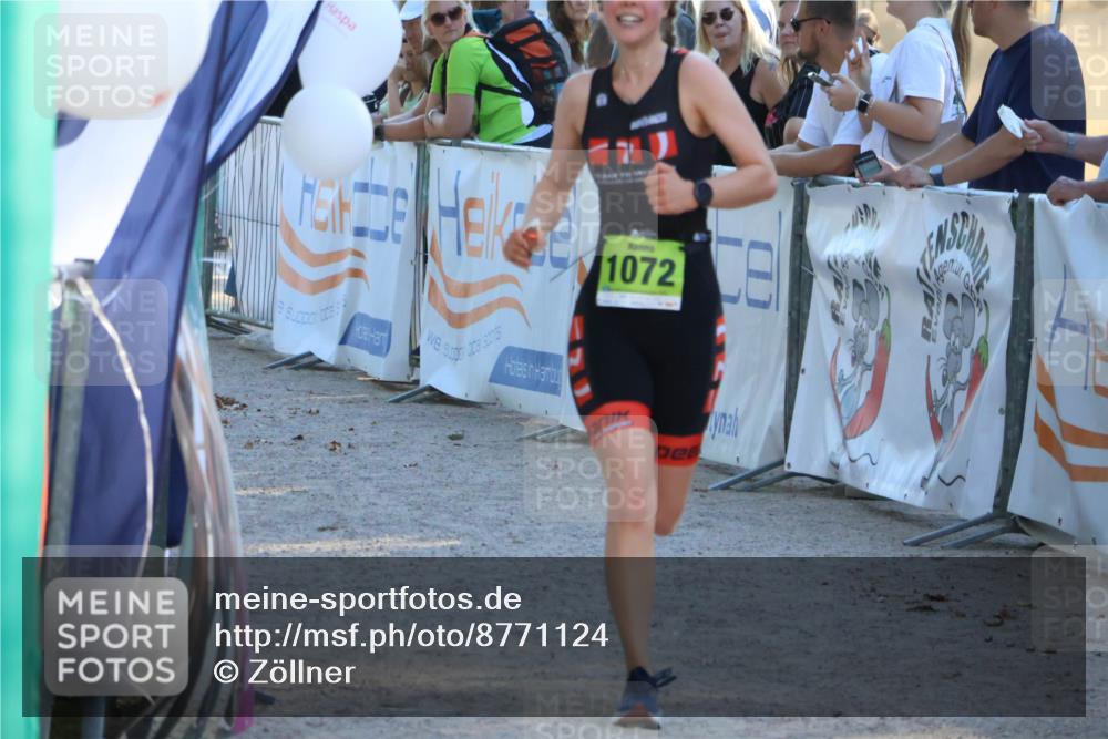07.09.2025 - 19. Norderstedt Triathlon Zöllner http://msf.ph/oto/8771124 07.09.2025 16:45:16 Ziel 1052, 1072, 1609 meine-sportfotos.de
