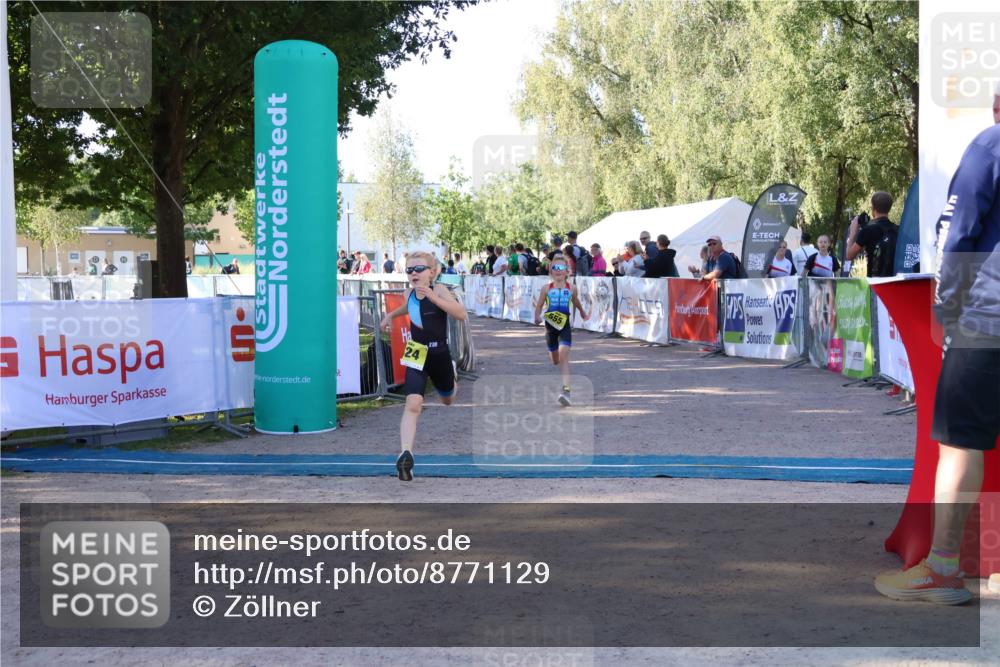 07.09.2025 - 19. Norderstedt Triathlon Zöllner http://msf.ph/oto/8771129 07.09.2025 09:49:43 Ziel 555, 624 meine-sportfotos.de