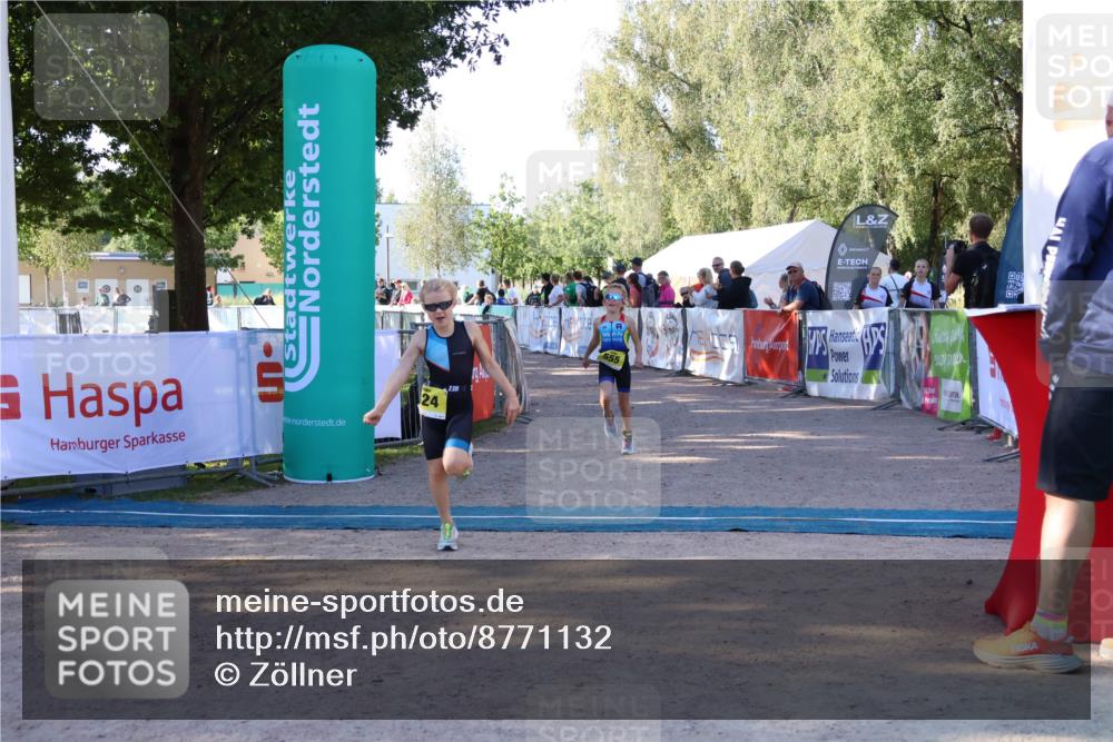 07.09.2025 - 19. Norderstedt Triathlon Zöllner http://msf.ph/oto/8771132 07.09.2025 09:49:43 Ziel 555, 624 meine-sportfotos.de