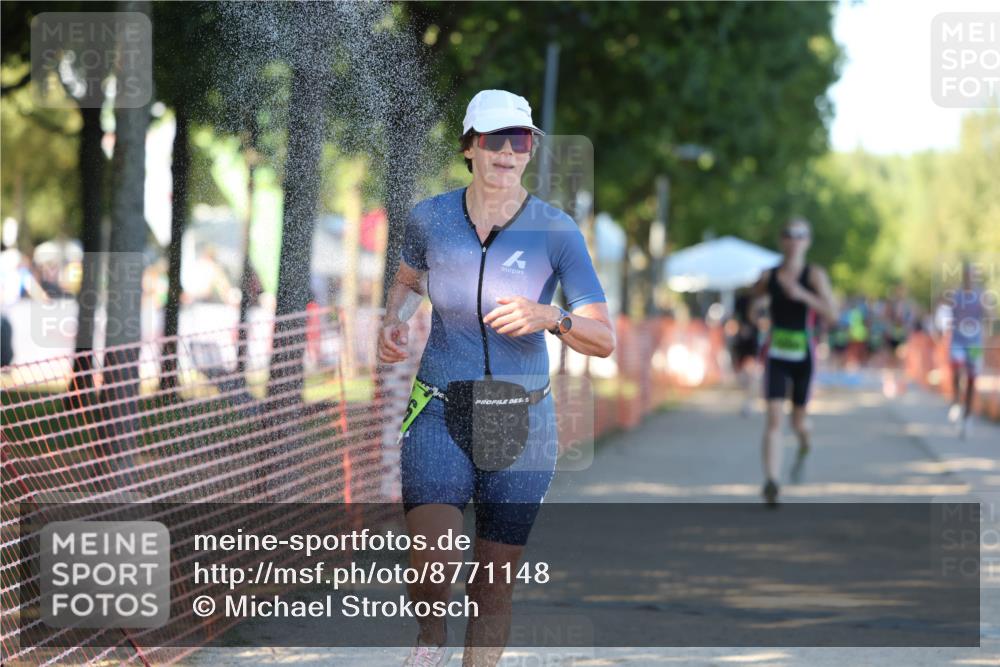 07.09.2025 - 19. Norderstedt Triathlon Michael Strokosch http://msf.ph/oto/8771148 07.09.2025 16:29:28 Laufen 496, 1059, 1076, 1098, 1593 meine-sportfotos.de