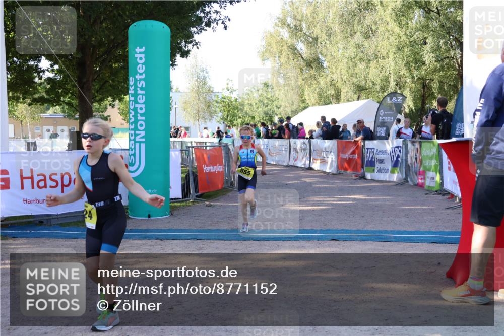 07.09.2025 - 19. Norderstedt Triathlon Zöllner http://msf.ph/oto/8771152 07.09.2025 09:49:44 Ziel 555, 624 meine-sportfotos.de