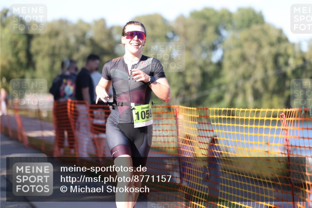 07.09.2025 - 19. Norderstedt Triathlon Michael Strokosch http://msf.ph/oto/8771157 07.09.2025 16:29:29 Laufen 496, 1059, 1076, 1098, 1593 meine-sportfotos.de