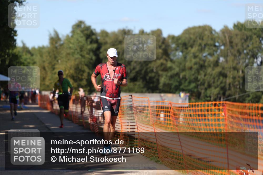 07.09.2025 - 19. Norderstedt Triathlon Michael Strokosch http://msf.ph/oto/8771169 07.09.2025 15:32:45 Laufen 444, 960, 1019 meine-sportfotos.de