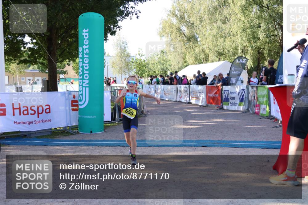 07.09.2025 - 19. Norderstedt Triathlon Zöllner http://msf.ph/oto/8771170 07.09.2025 09:49:45 Ziel 555, 624 meine-sportfotos.de