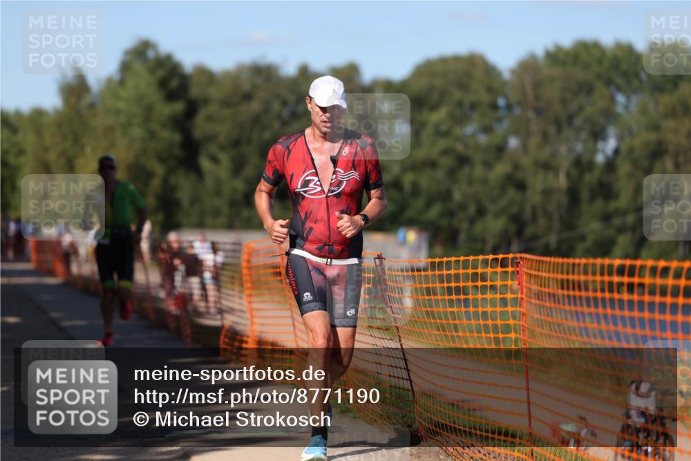07.09.2025 - 19. Norderstedt Triathlon Michael Strokosch http://msf.ph/oto/8771190 07.09.2025 15:32:47 Laufen 960, 1019 meine-sportfotos.de