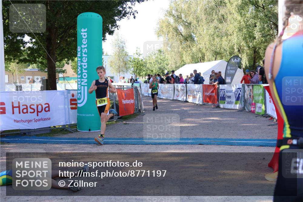 07.09.2025 - 19. Norderstedt Triathlon Zöllner http://msf.ph/oto/8771197 07.09.2025 09:49:52 Ziel 577, 618 meine-sportfotos.de