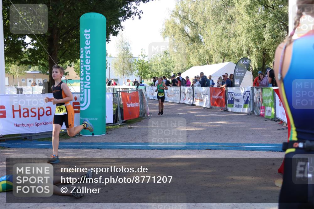 07.09.2025 - 19. Norderstedt Triathlon Zöllner http://msf.ph/oto/8771207 07.09.2025 09:49:53 Ziel 577, 618 meine-sportfotos.de