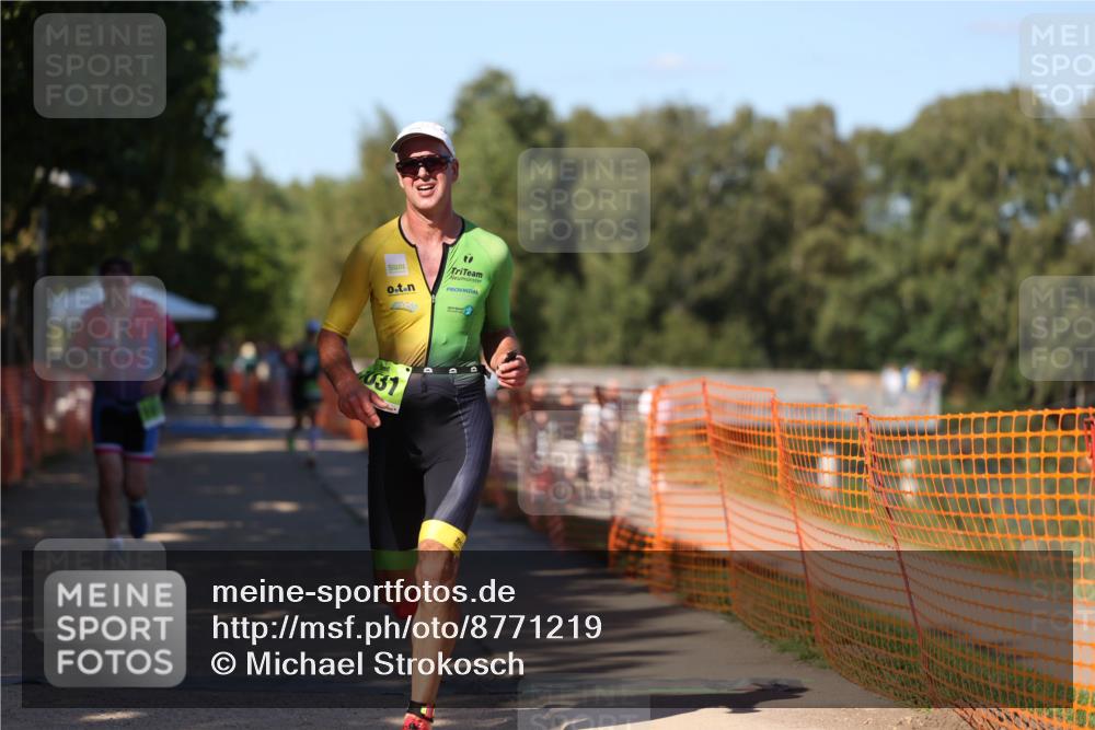 07.09.2025 - 19. Norderstedt Triathlon Michael Strokosch http://msf.ph/oto/8771219 07.09.2025 15:32:50 Laufen 960, 1019, 1503 meine-sportfotos.de