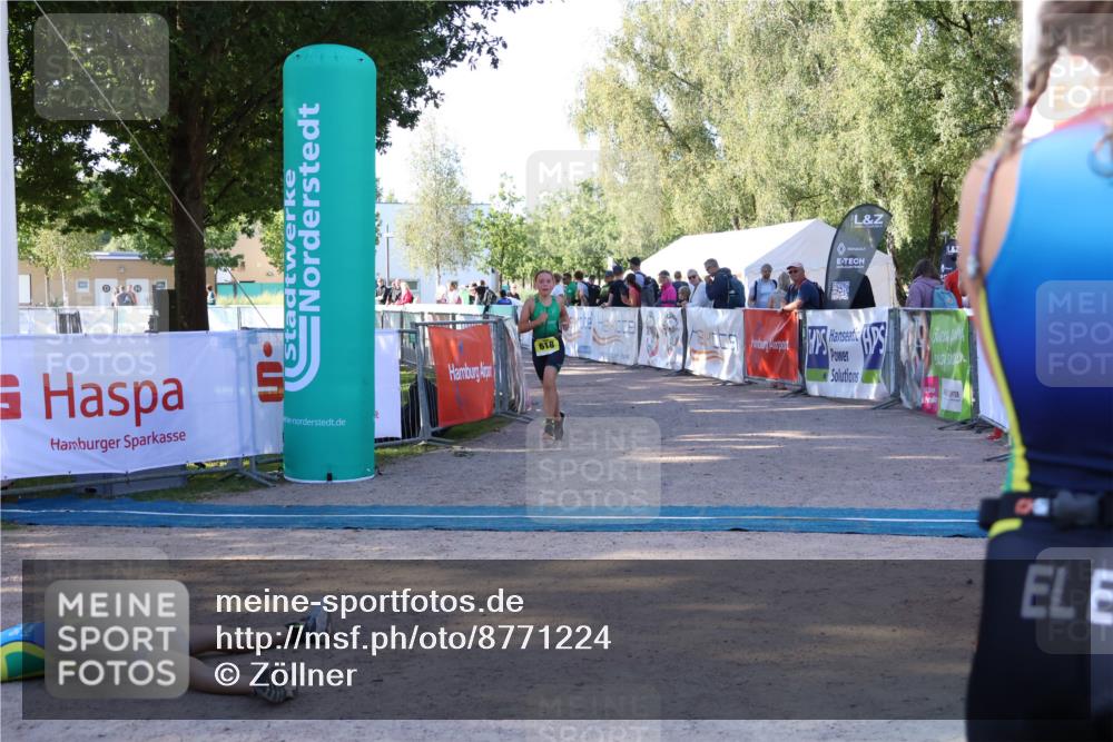 07.09.2025 - 19. Norderstedt Triathlon Zöllner http://msf.ph/oto/8771224 07.09.2025 09:49:54 Ziel 577, 618 meine-sportfotos.de